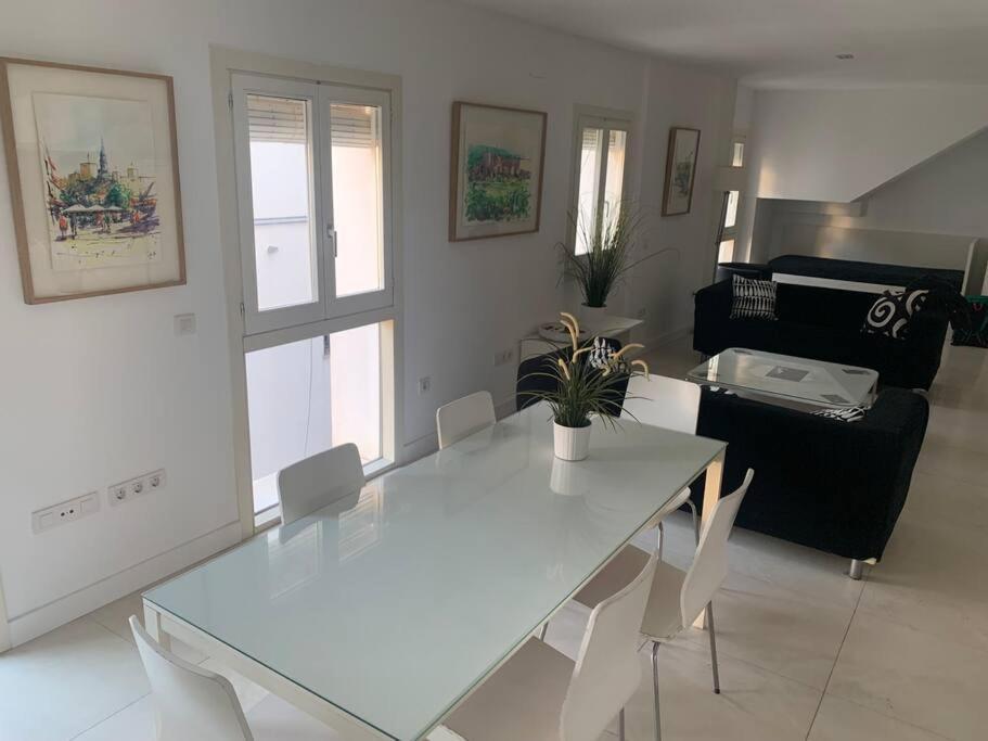 Spacious Loft / Literally At The Foot Of Alhambra Apartment Granada Bagian luar foto